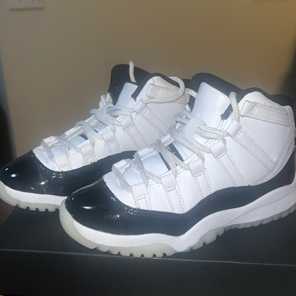 Jordan 11 Retro Gratitude (Little Kid) size 12c
